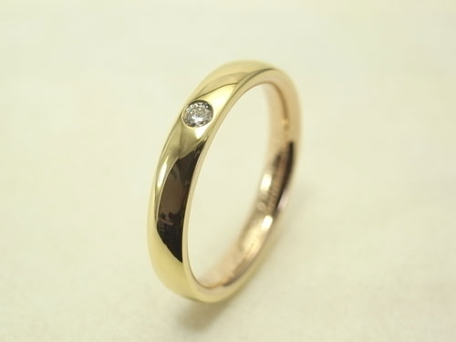 サプライズ　シンプルなコンビの婚約指輪