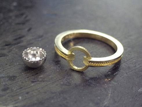 アンティーク調のダイヤ付きの指輪の製作過程　01