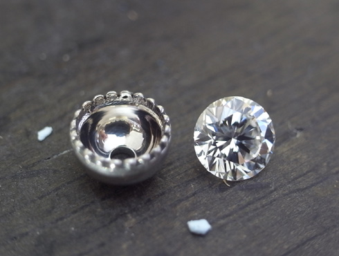 アンティーク調のダイヤ付きの指輪の製作過程　02