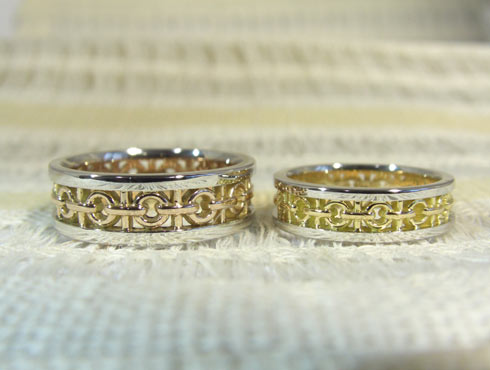 透かし模様でチェーン柄を表現した結婚指輪