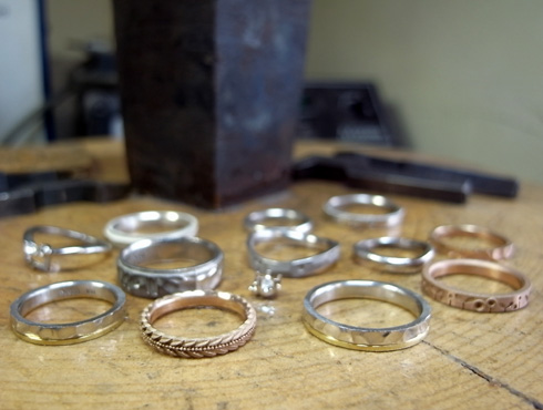 製作中の結婚指輪