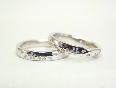 セミオーダーで製作の桜柄の結婚指輪 06