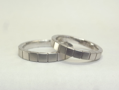 シンプルだけどシャープ感のある結婚指輪 03
