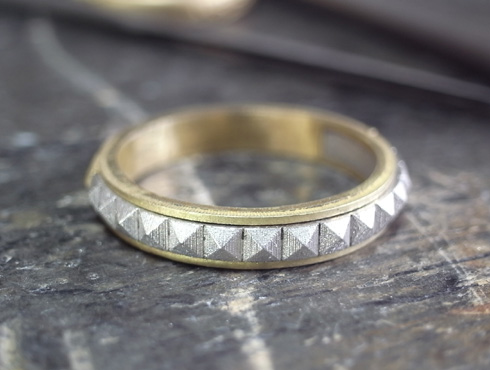 ピラミッドスタッズ柄の結婚指輪　製作過程　01