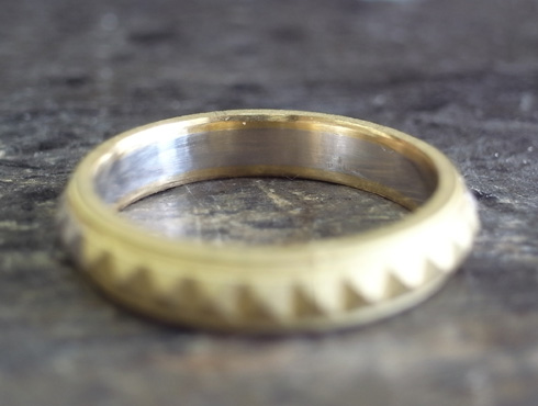 ピラミッドスタッズ柄の結婚指輪　製作過程　04