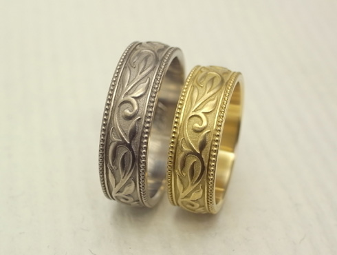 アンティーク調の唐草模様の結婚指輪　05