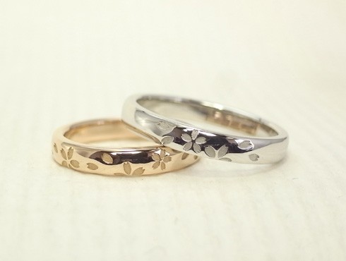 プラチナとピンクゴールドのさくら柄の結婚指輪 04