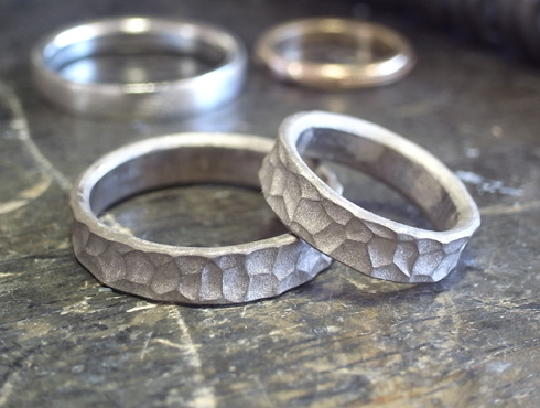 幅の太い槌目風の結婚指輪　製作過程　01