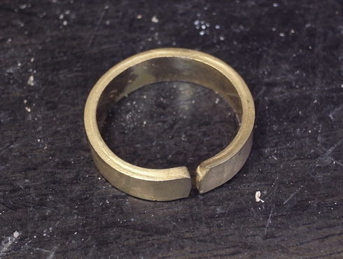純金の印台リングを2本の18Kの指輪にリフォーム 05