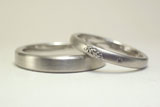 NO.125 ワンポイントにコスモスの入った結婚指輪