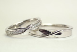 婚約指輪とセットになるダイヤ付結婚指輪