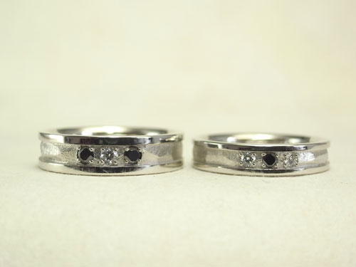 ダイヤを留めた岩肌の結婚指輪　01