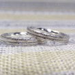 ミル打ち　羽モチーフ　リング 結婚指輪