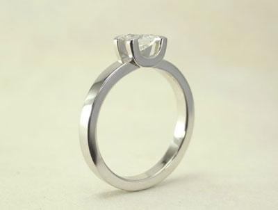 【 No 09 】スクエアダイヤモンド （プリンセスダイヤ）の婚約指輪