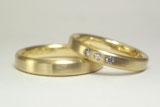 NO.126 ダイヤを3個留めたシンプルな結婚指輪