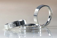 セミオーダーの結婚指輪　イニシャル・モノグラム