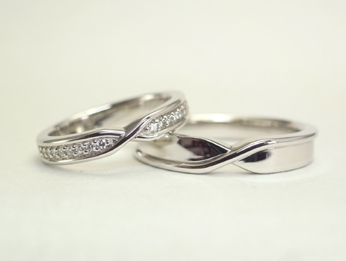 婚約指輪とセットになるダイヤ付結婚指輪02