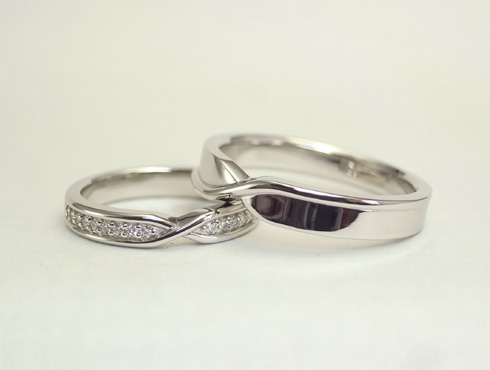 婚約指輪とセットになるダイヤ付結婚指輪03