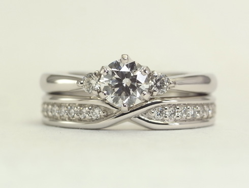婚約指輪とセットになるダイヤ付結婚指輪03