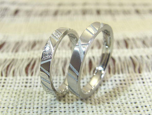 ローマ数字柄のセットリング　結婚指輪
